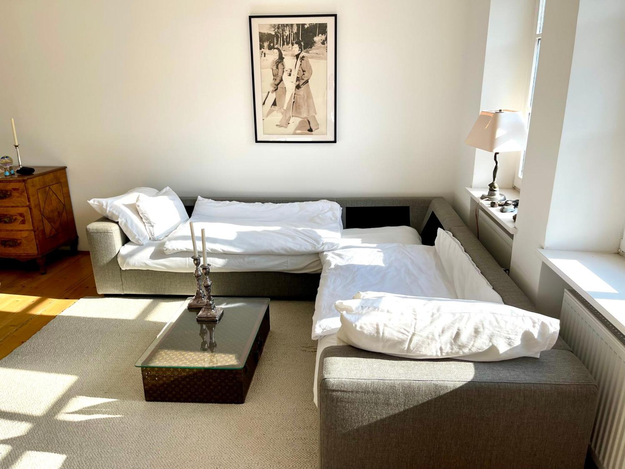 New Furnished, Exclusive Large Flat In Center, 30min To Airport